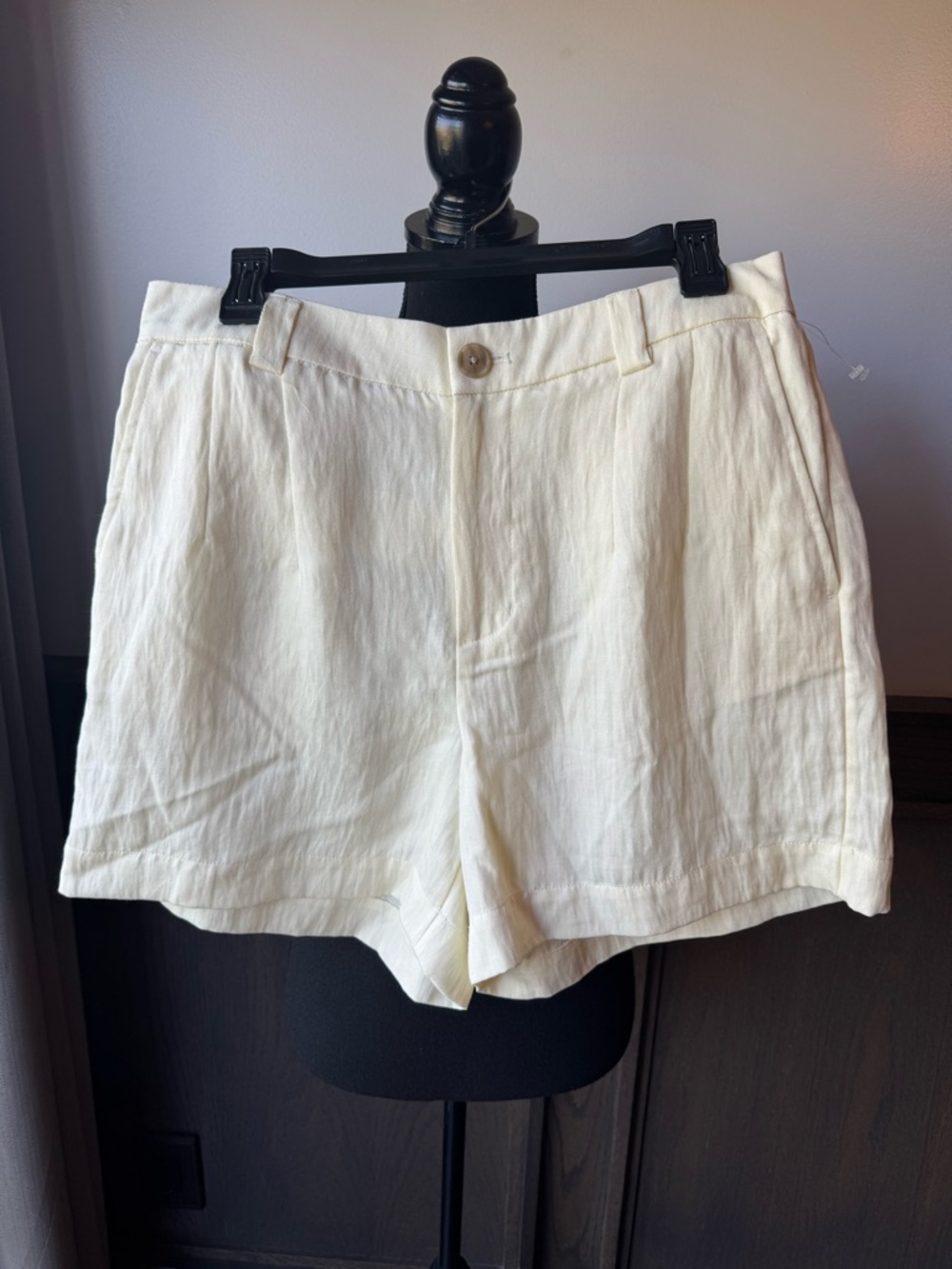 A new day Classic Linen Blend Women's Shorts in Cream nwt 10